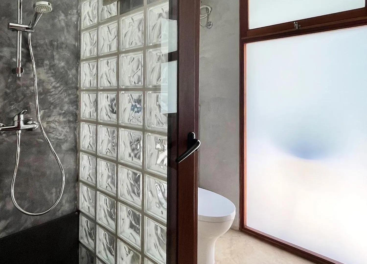 Casa De Poco Guest House And Gallery Mindelo