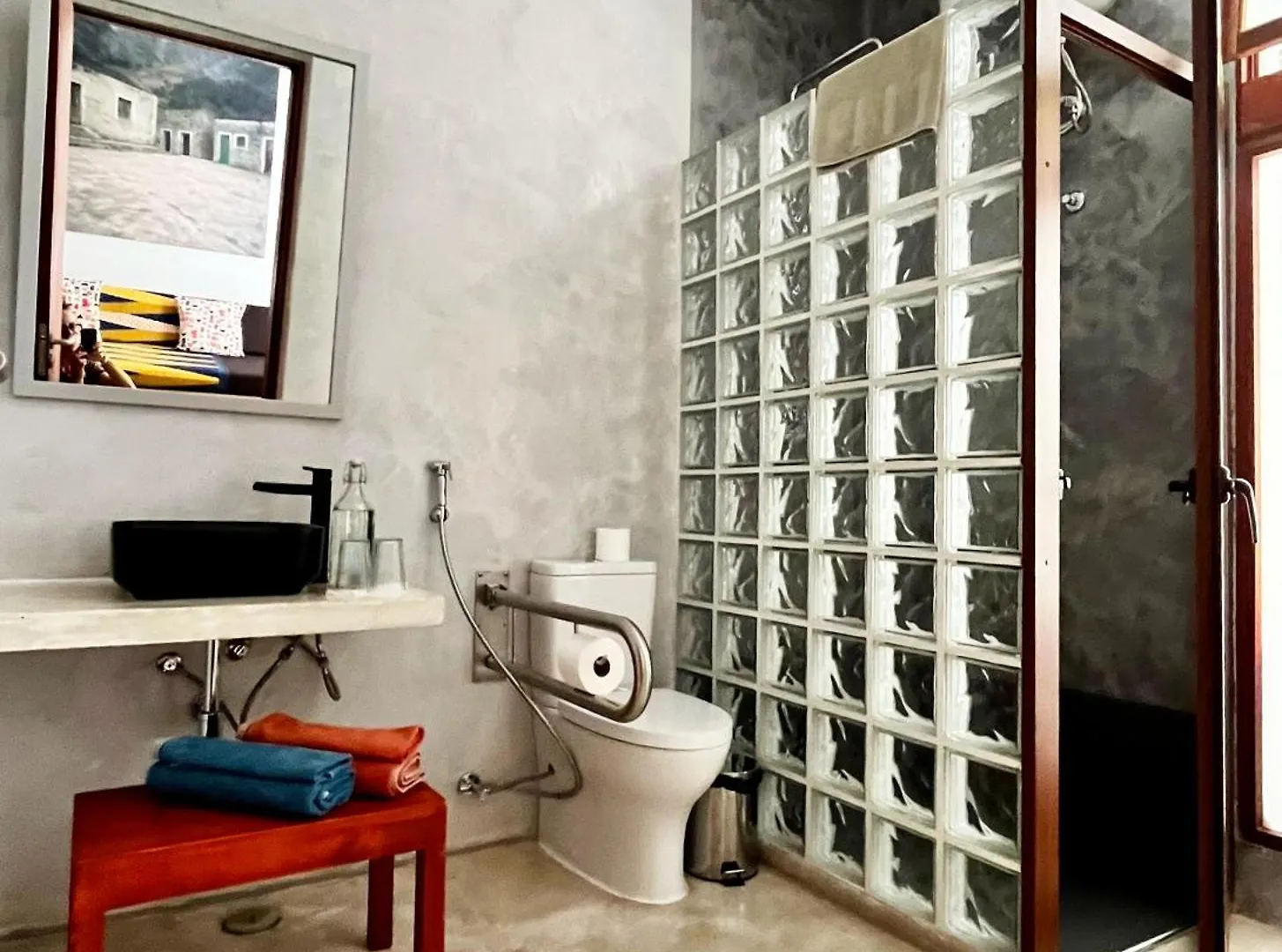 Casa De Poco Guest House And Gallery Mindelo
