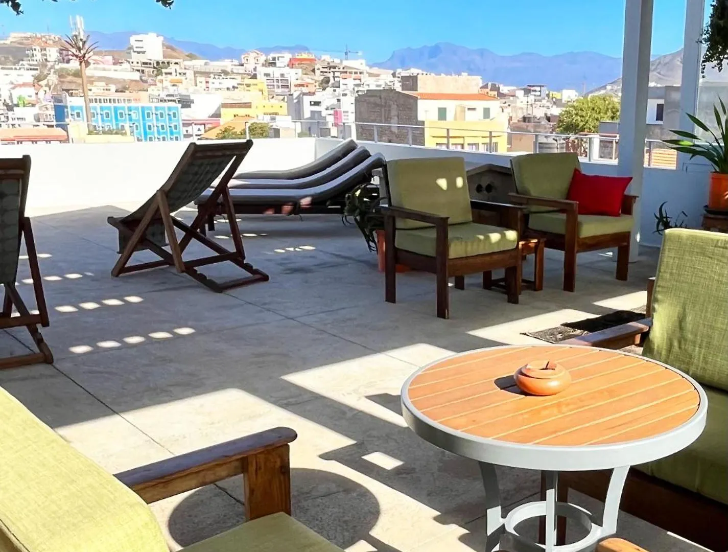 Casa De Poco Guest House And Gallery Mindelo