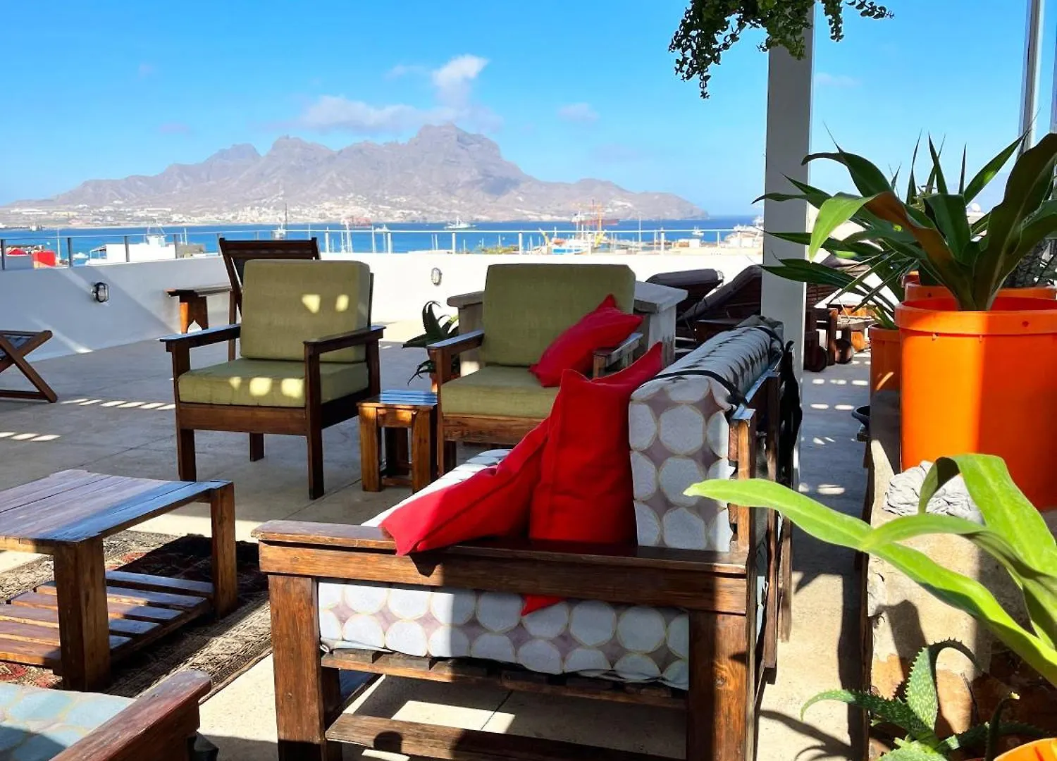 Casa De Poco Guest House And Gallery Mindelo Cape Verde